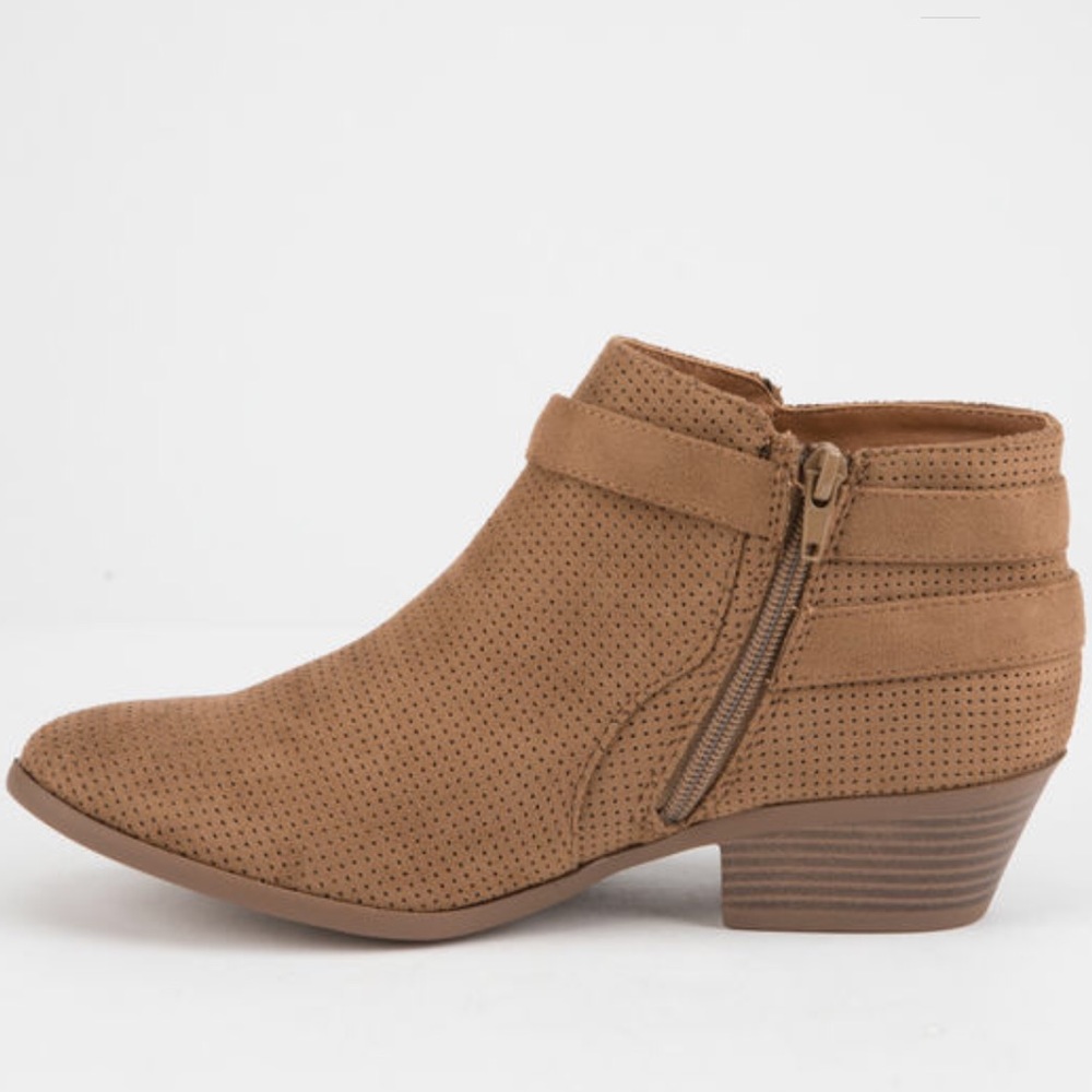 1 Left! Soda Portia Light Tan heeled Ankle Booties - Picture 5 of 8